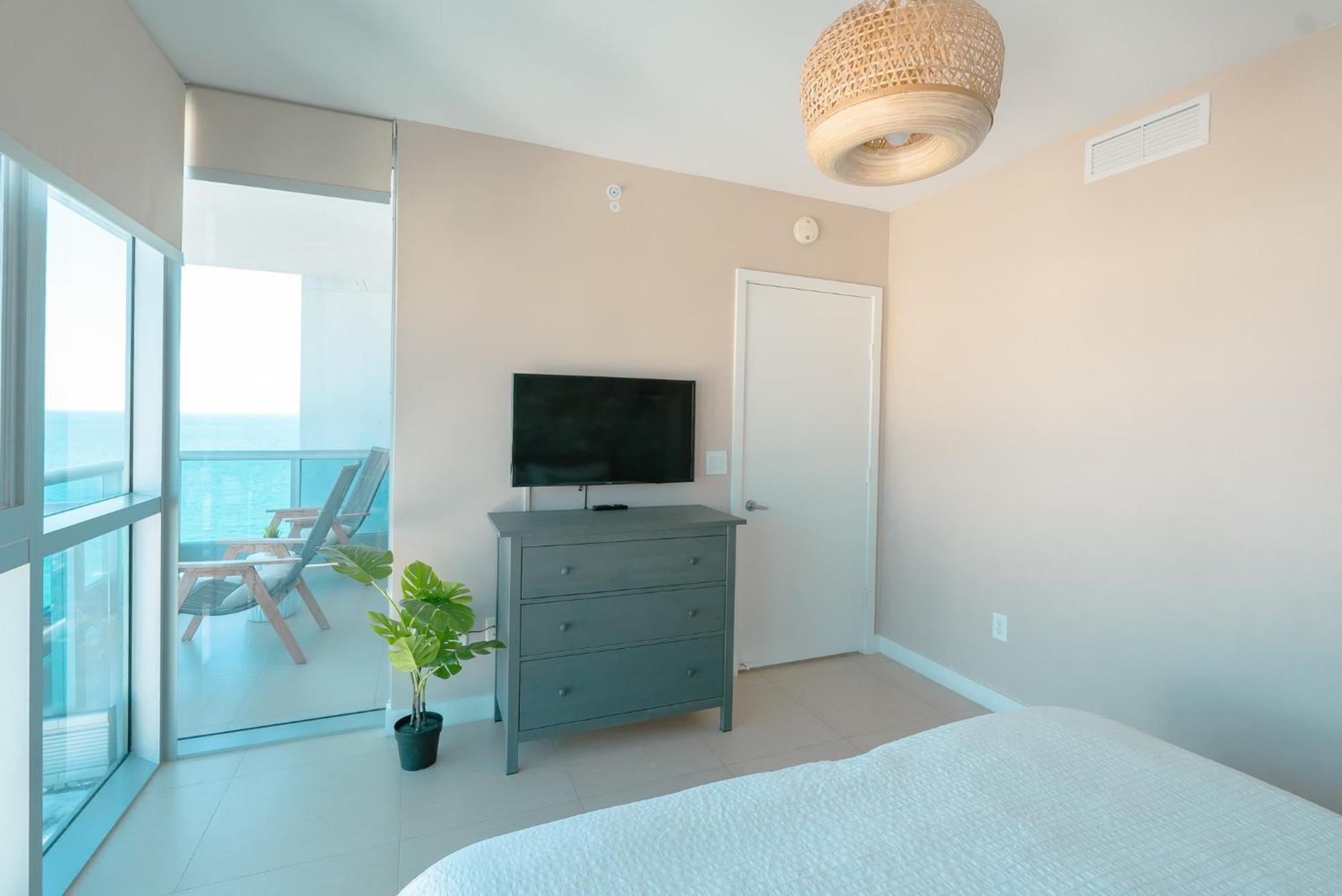Ocean 2 Sky At Monte Carlo Miami Beach Bilik gambar