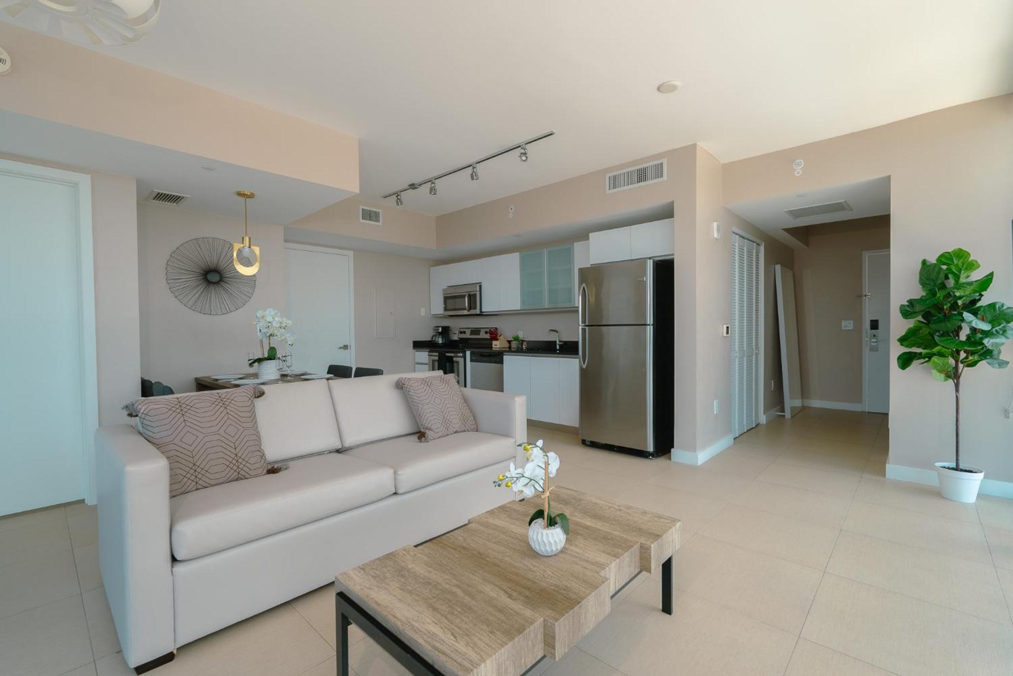 Ocean 2 Sky At Monte Carlo Miami Beach Bilik gambar