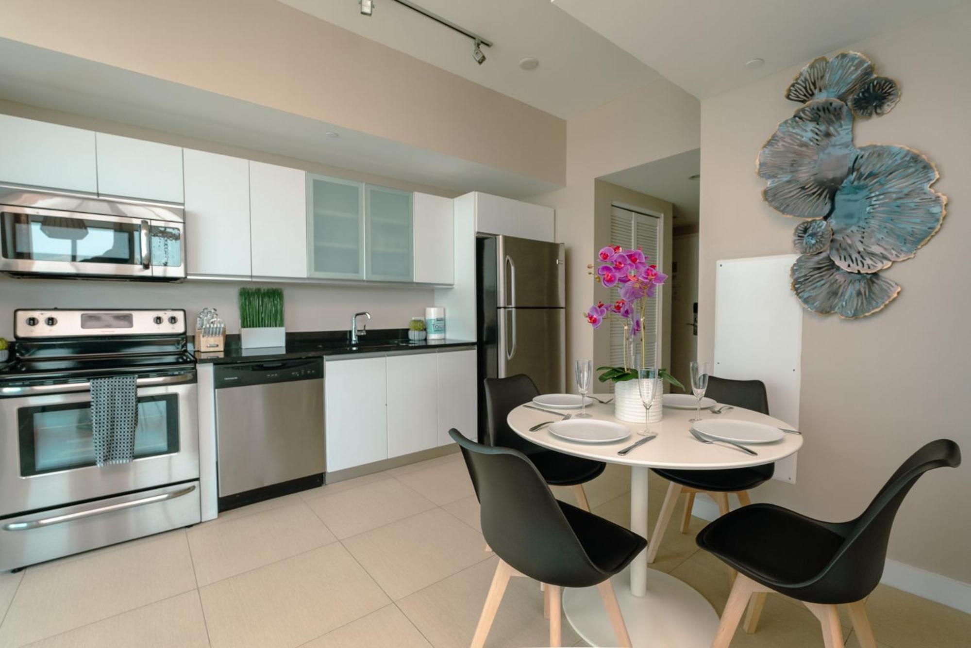 Ocean 2 Sky At Monte Carlo Miami Beach Bilik gambar