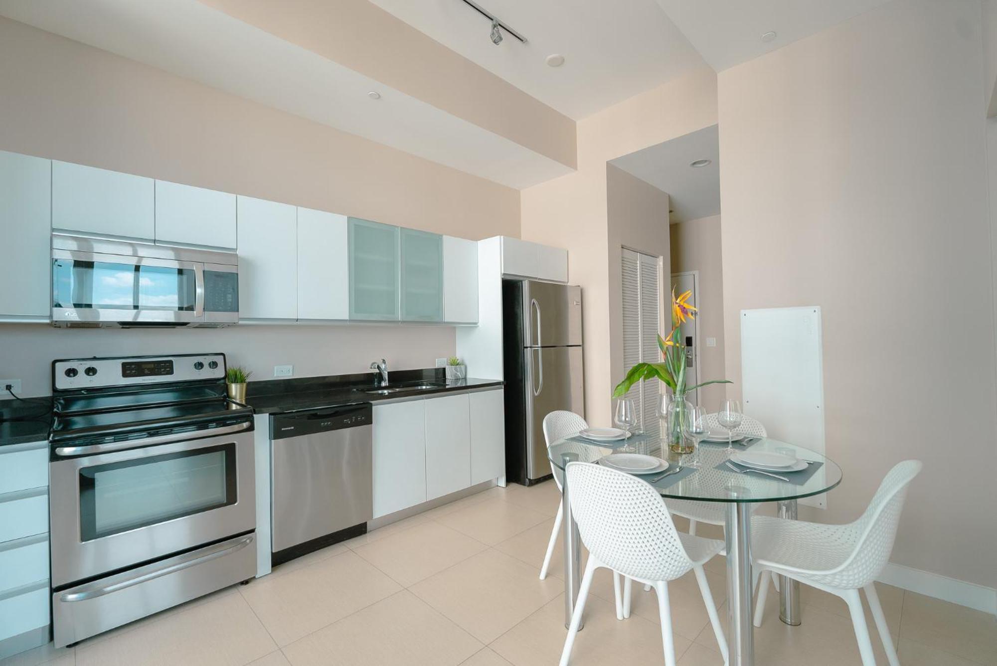 Ocean 2 Sky At Monte Carlo Miami Beach Bilik gambar