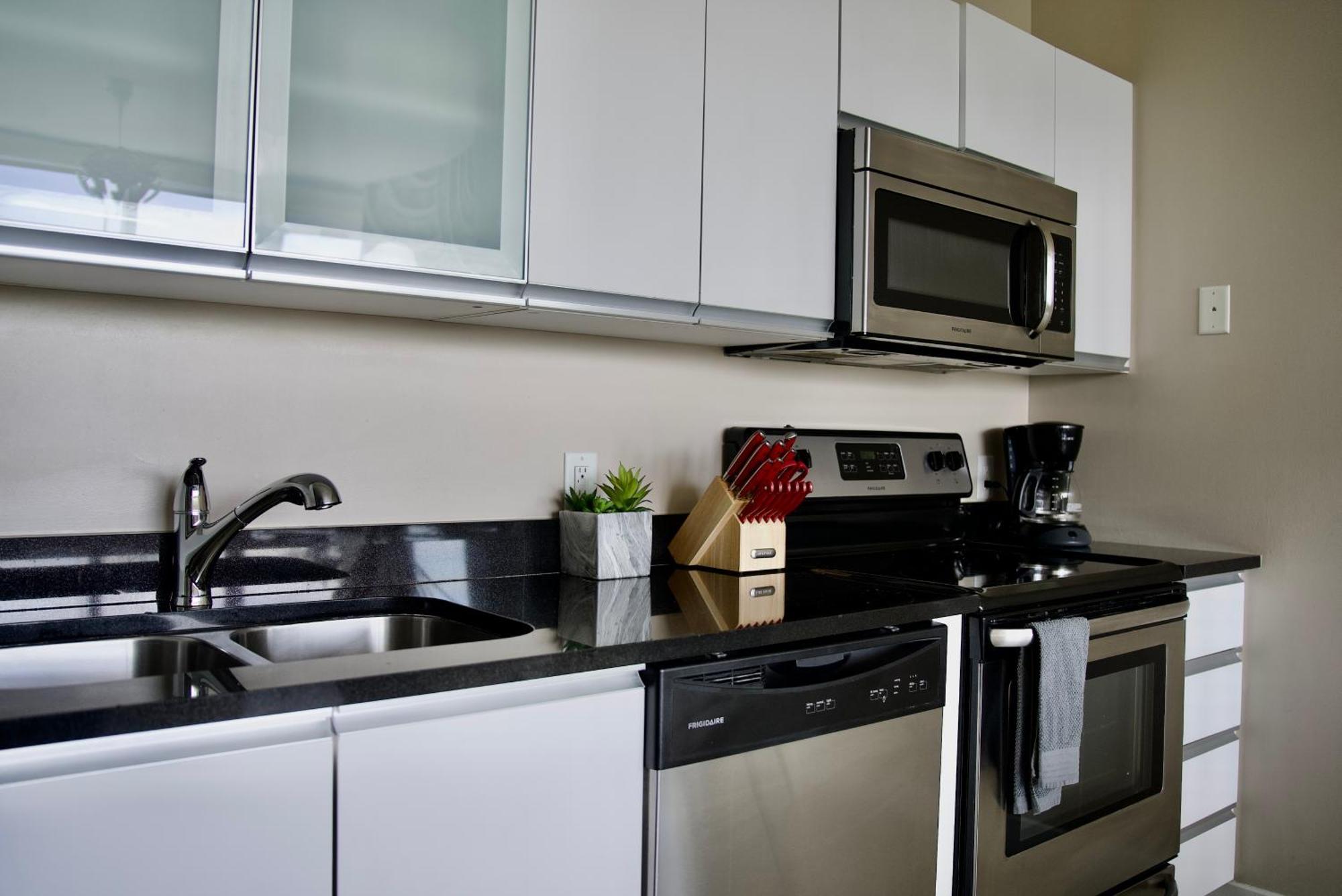 Ocean 2 Sky At Monte Carlo Miami Beach Bilik gambar
