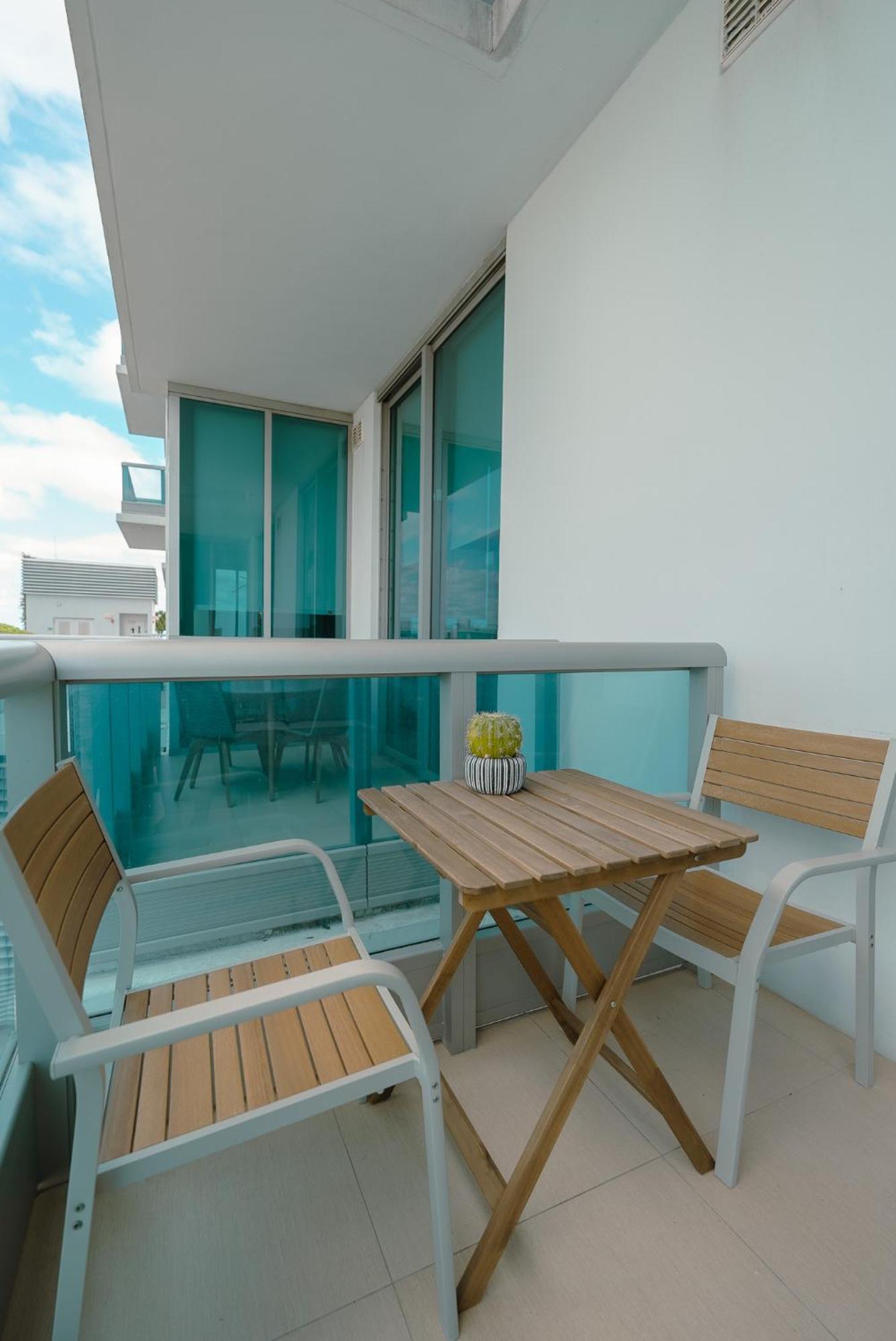Ocean 2 Sky At Monte Carlo Miami Beach Bilik gambar