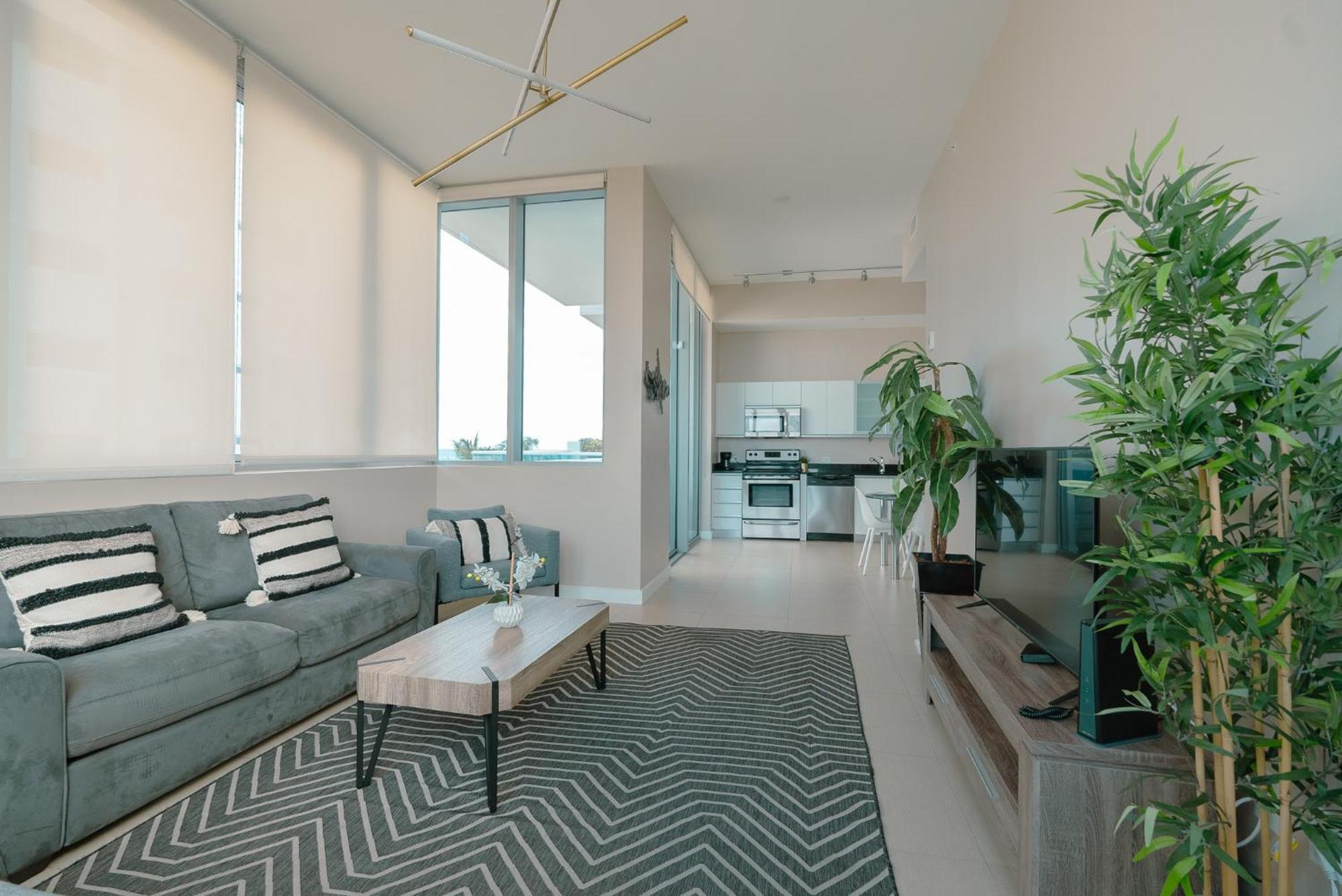 Ocean 2 Sky At Monte Carlo Miami Beach Bilik gambar